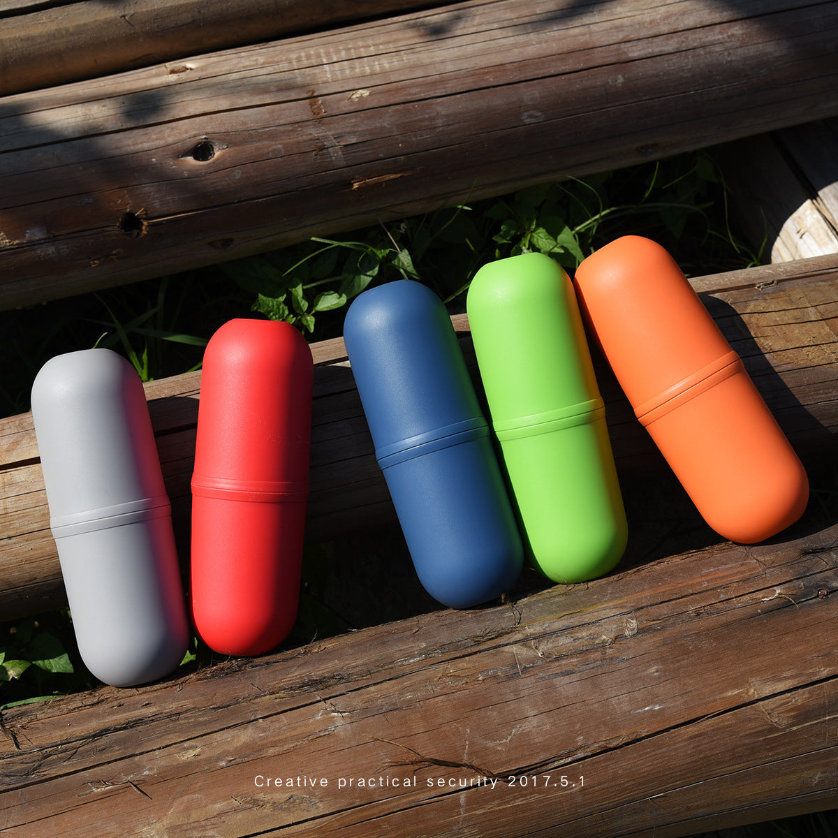 Multi-function Capsule Shape Plastic Travel Bottle Portable Toothbrush Wash Cups for Outdoor Picnic Drink Water Bottle