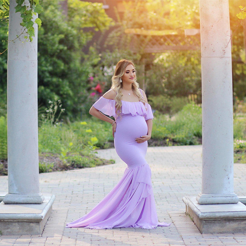 Pregnant woman lace dress