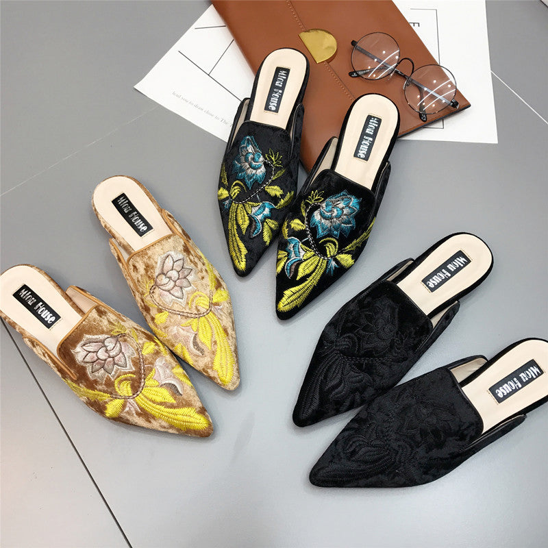 Fashion pointed flat sandals and slippers