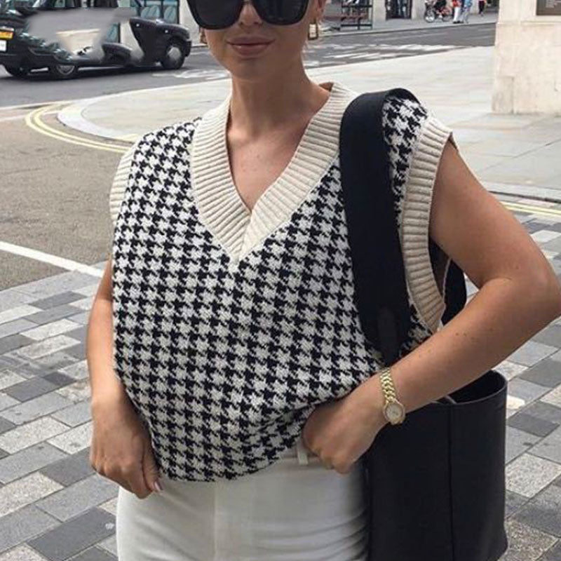 Houndstooth sleeveless vest