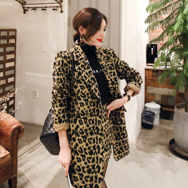 Two-piece Suit Collar Leopard Coat And Hip Skirt