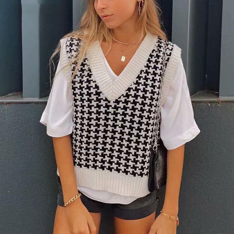 Houndstooth sleeveless vest