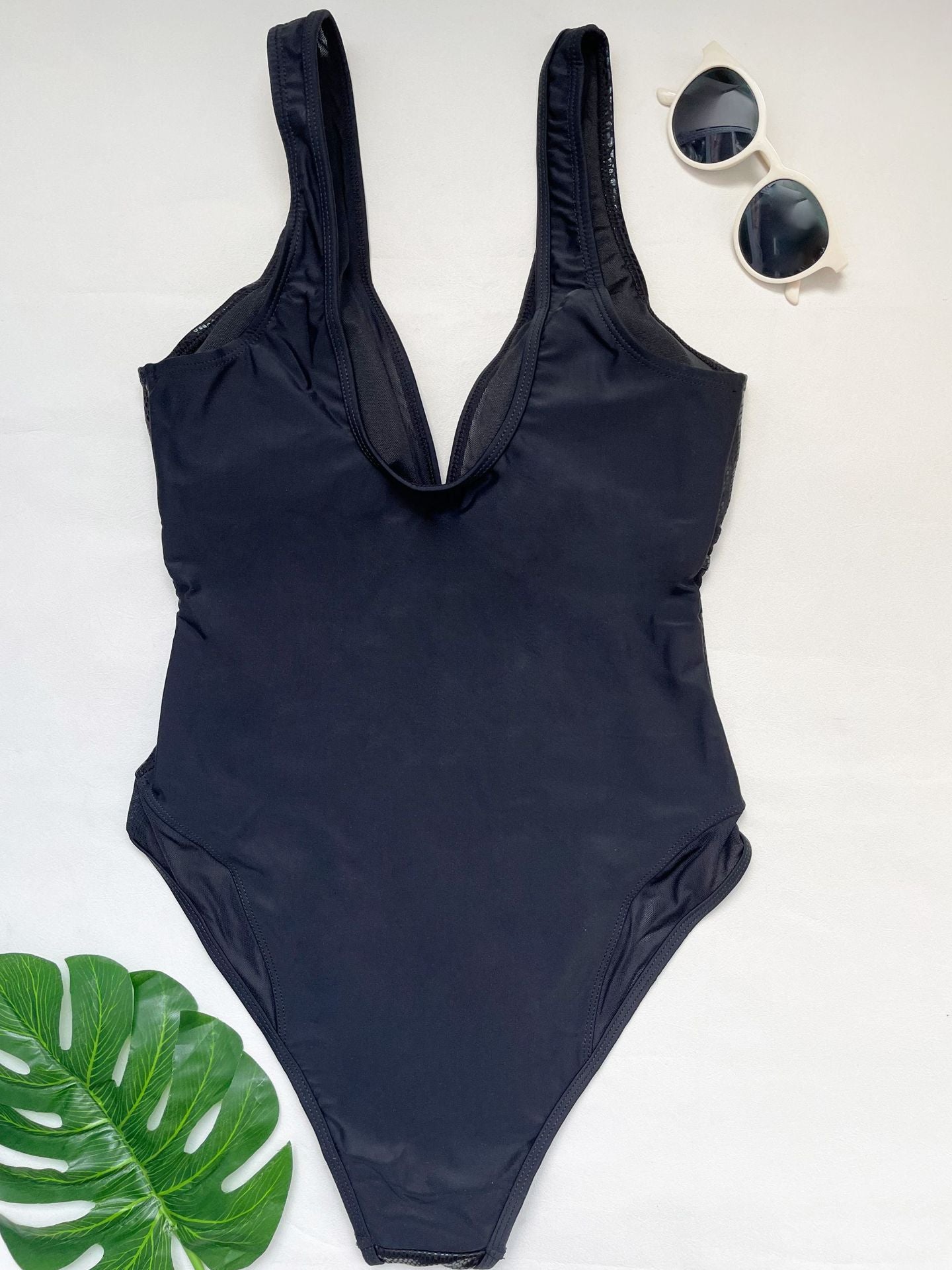 New European And American Sexy Tight Deep V One-piece Swimsuit