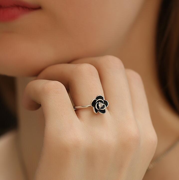 Black rose ring