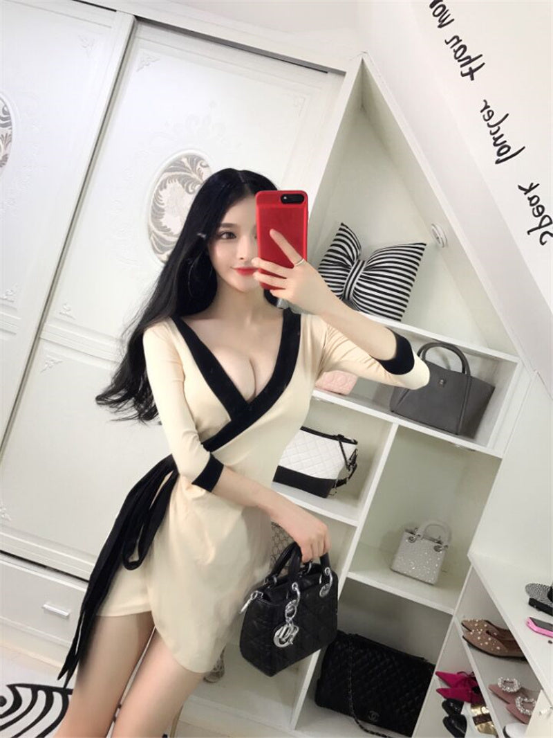 V-neck low-cut women's skirt dress