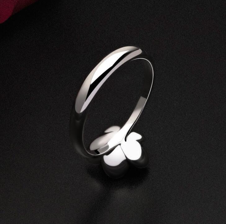 Black rose ring