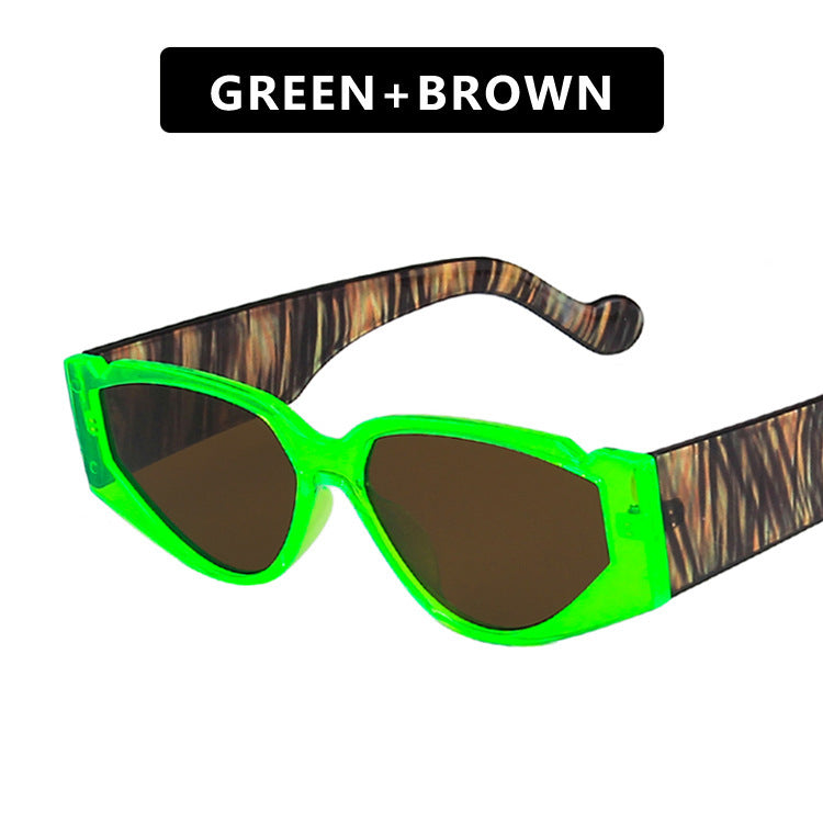 Triangle notch sunglasses with pattern temples