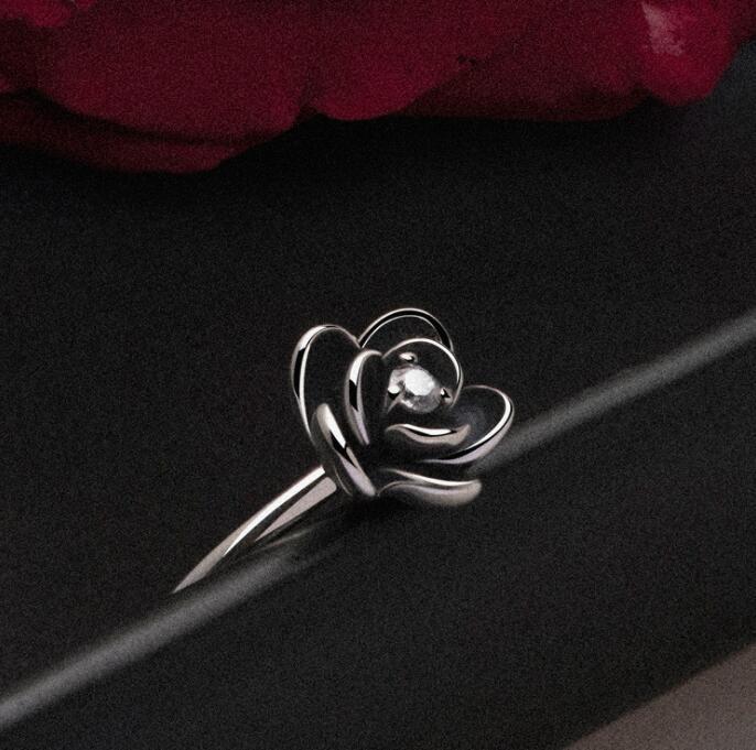 Black rose ring