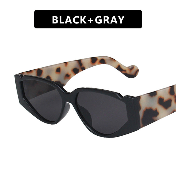 Triangle notch sunglasses with pattern temples