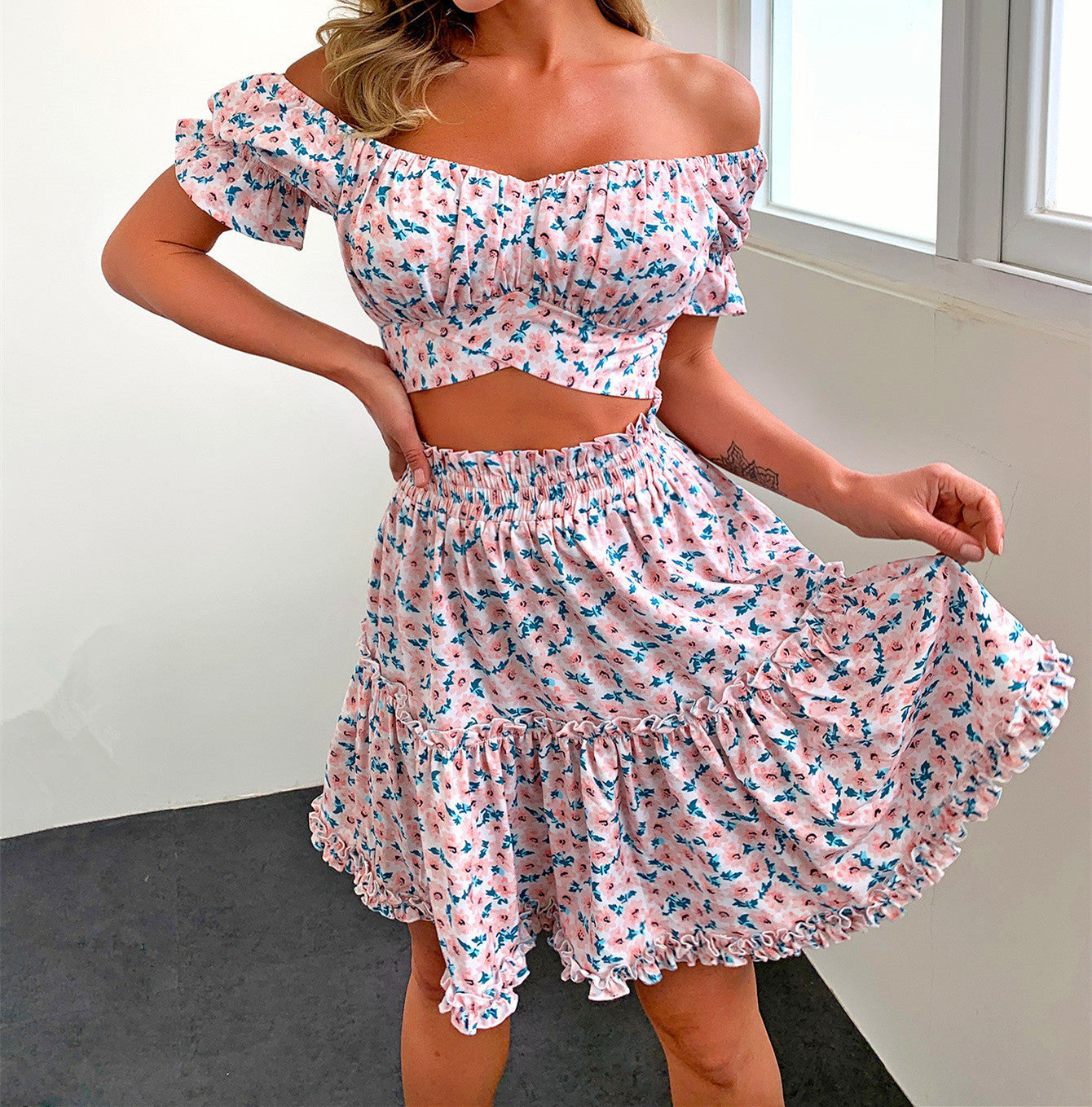 Floral Skirt Two-piece Set Off-the-shoulder Sleeves Mini Skirt Suit