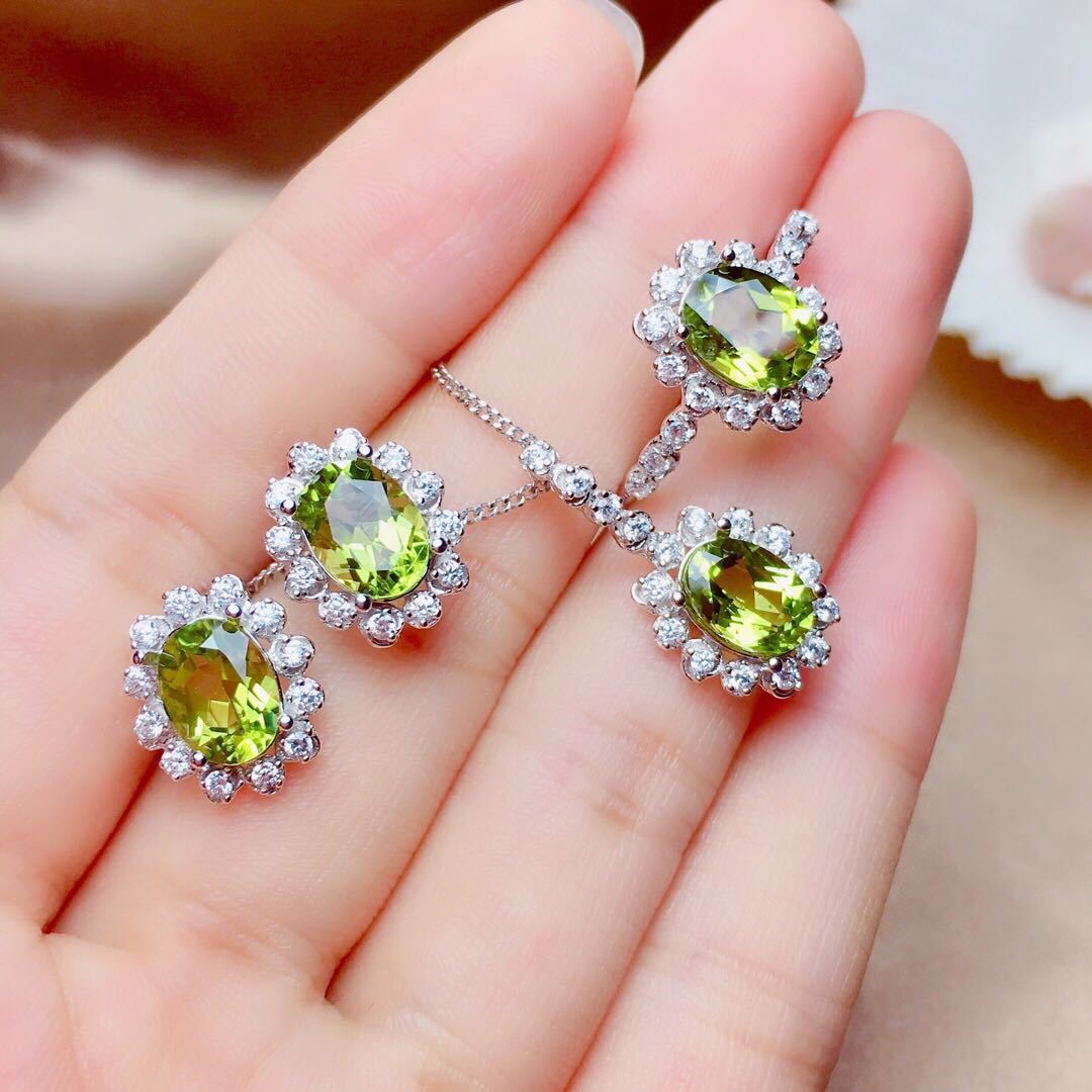 Olivine Set Crystals Are Transparent And Pure