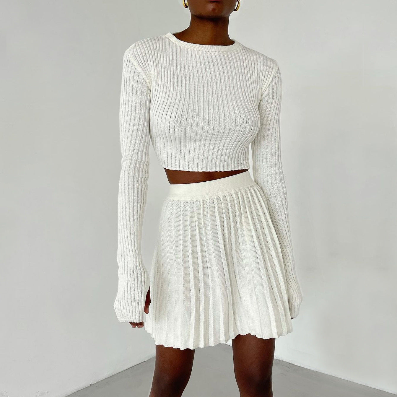 Two-piece Long-sleeved Tight-fitting Pleated Knit Short Skirt Sweater