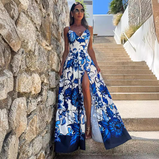 Abito lungo da donna con stampa blu alla moda